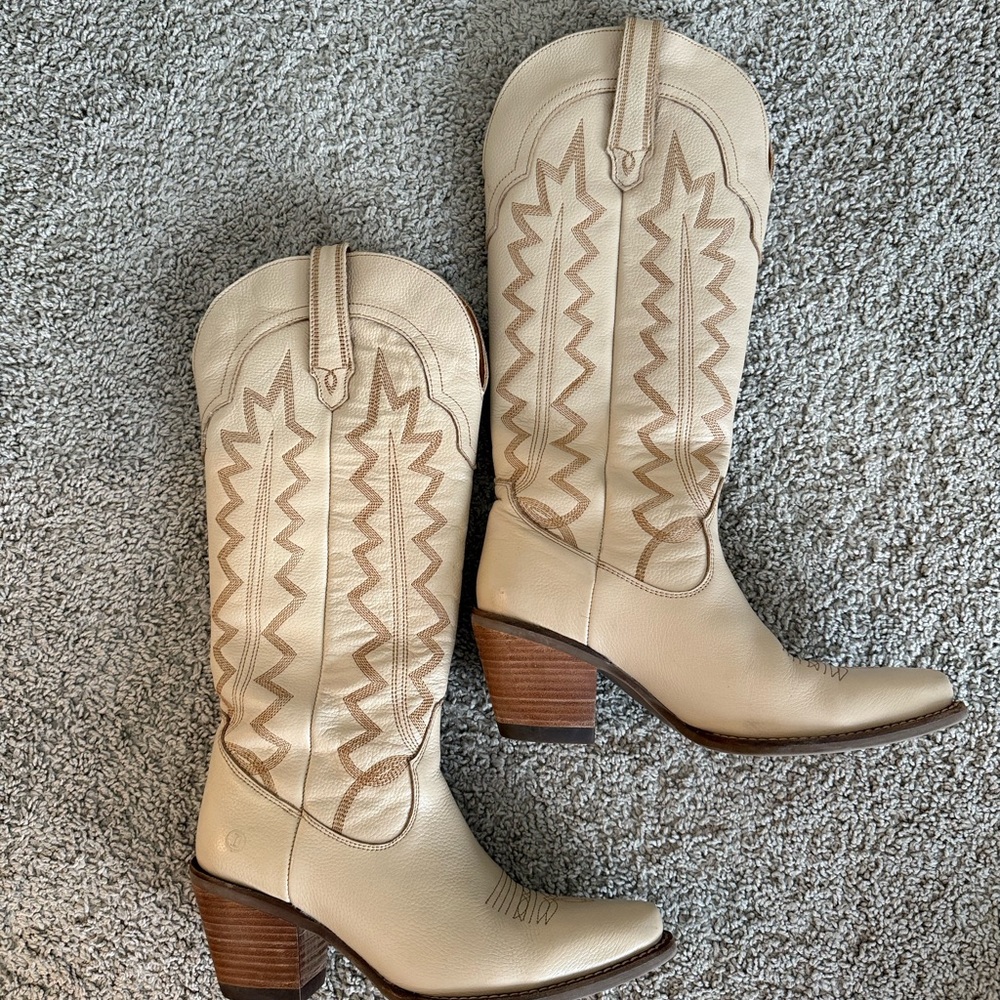 Dingo Cream and Brown Heeled Boots
